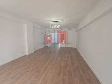 Apartamento T3 para Venda em São Domingos de Benfica