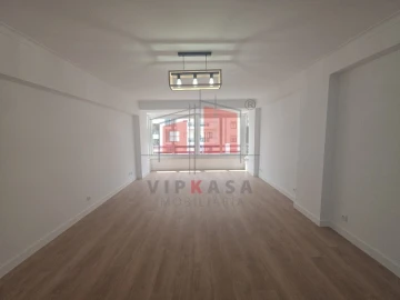 Apartamento T3 para Venda em São Domingos de Benfica