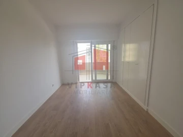 Apartamento T3 para Venda em São Domingos de Benfica