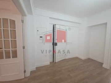 Apartamento T3 para Venda em São Domingos de Benfica