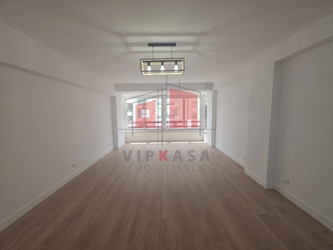 Apartamento T3 para Venda em São Domingos de Benfica Foto 9