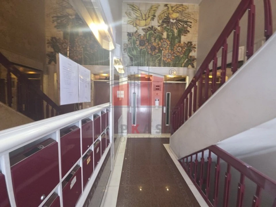 Apartamento T3 para Venda em São Domingos de Benfica Foto 2