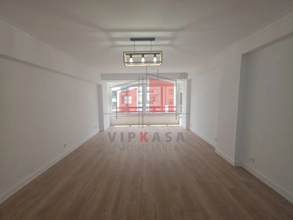Apartamento T3 para Venda em São Domingos de Benfica Foto 9