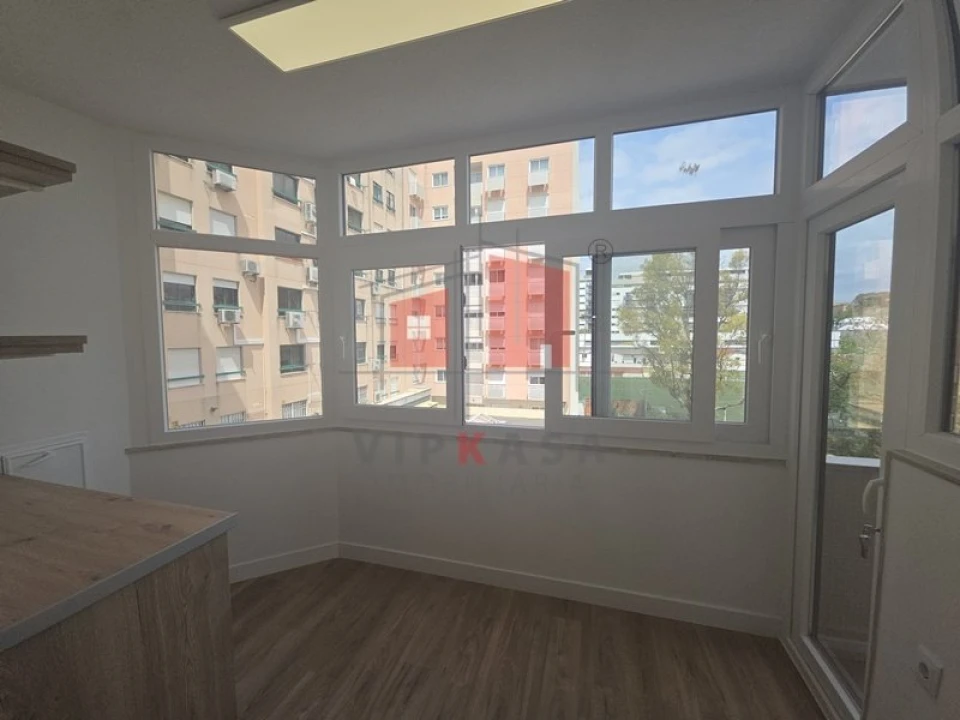 Apartamento T3 para Venda em São Domingos de Benfica Foto 7