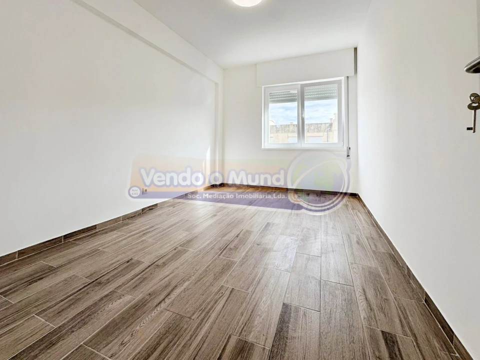 Apartamento T3 para Venda em Vila Franca de Xira Foto 14