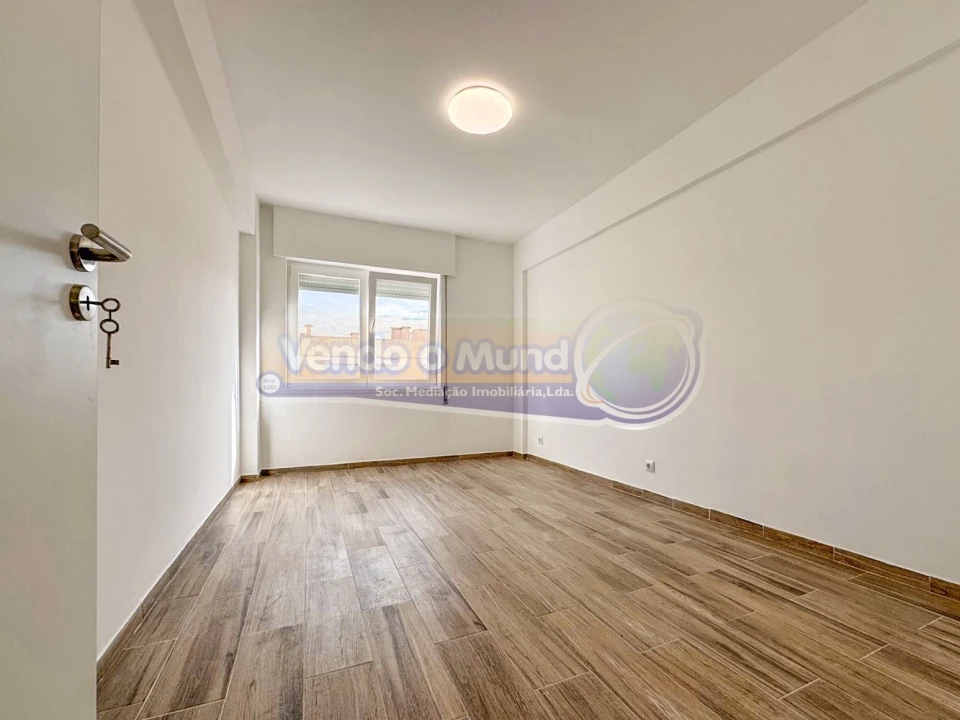 Apartamento T3 para Venda em Vila Franca de Xira Foto 6