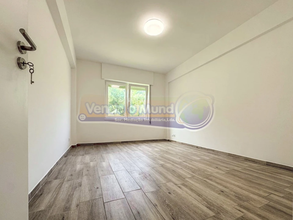 Apartamento T3 para Venda em Vila Franca de Xira Foto 7