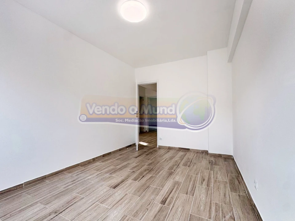 Apartamento T3 para Venda em Vila Franca de Xira Foto 17