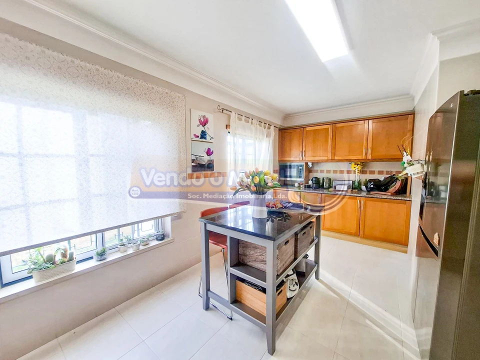 Apartamento T4 para Venda em Benavente Foto 9