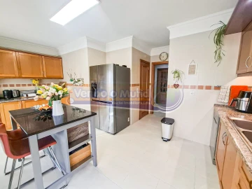 Apartamento T4 para Venda em Benavente