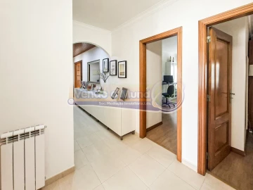 Apartamento T4 para Venda em Benavente