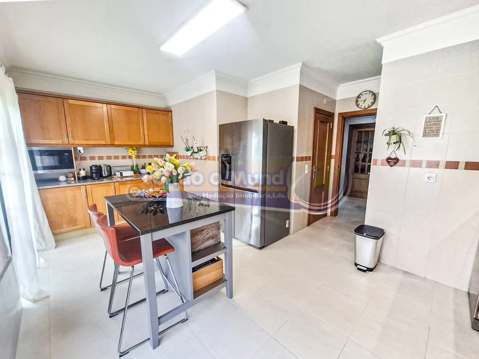 Apartamento T4 para Venda em Benavente Foto 6