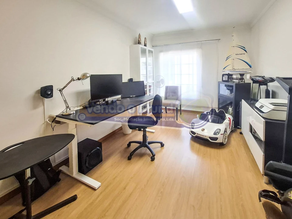 Apartamento T4 para Venda em Benavente Foto 16
