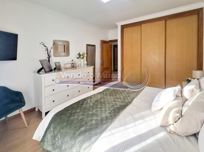 Apartamento T4 para Venda em Benavente Foto 9