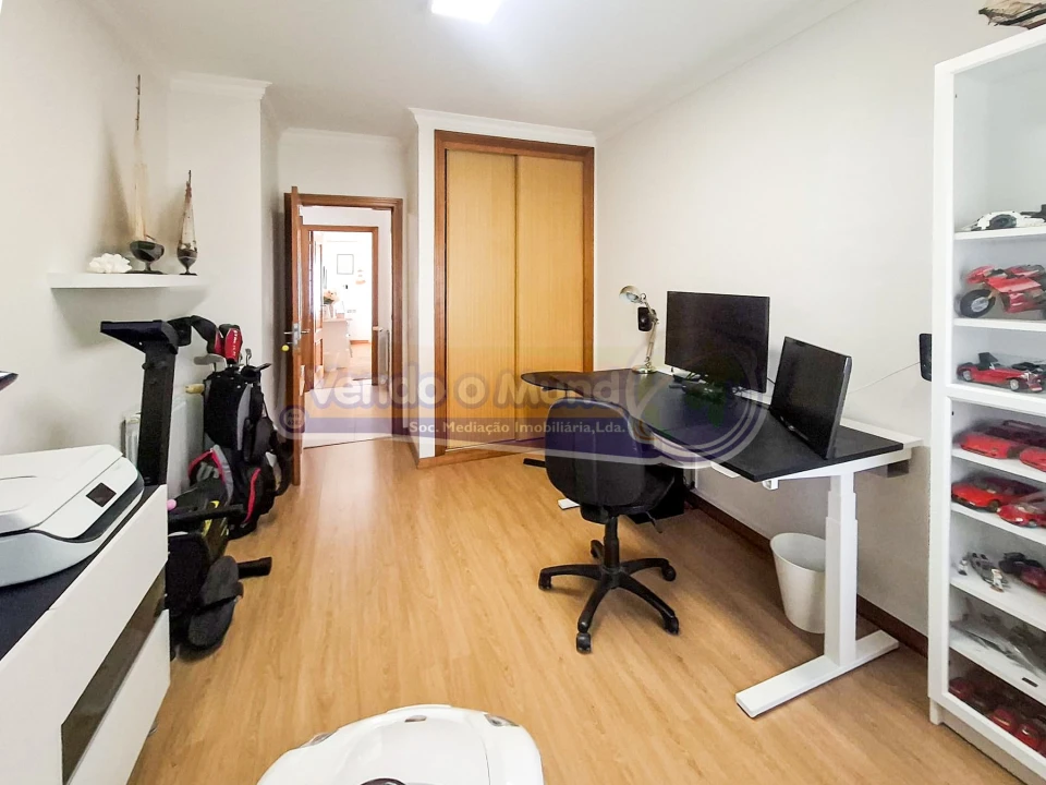 Apartamento T4 para Venda em Benavente Foto 17