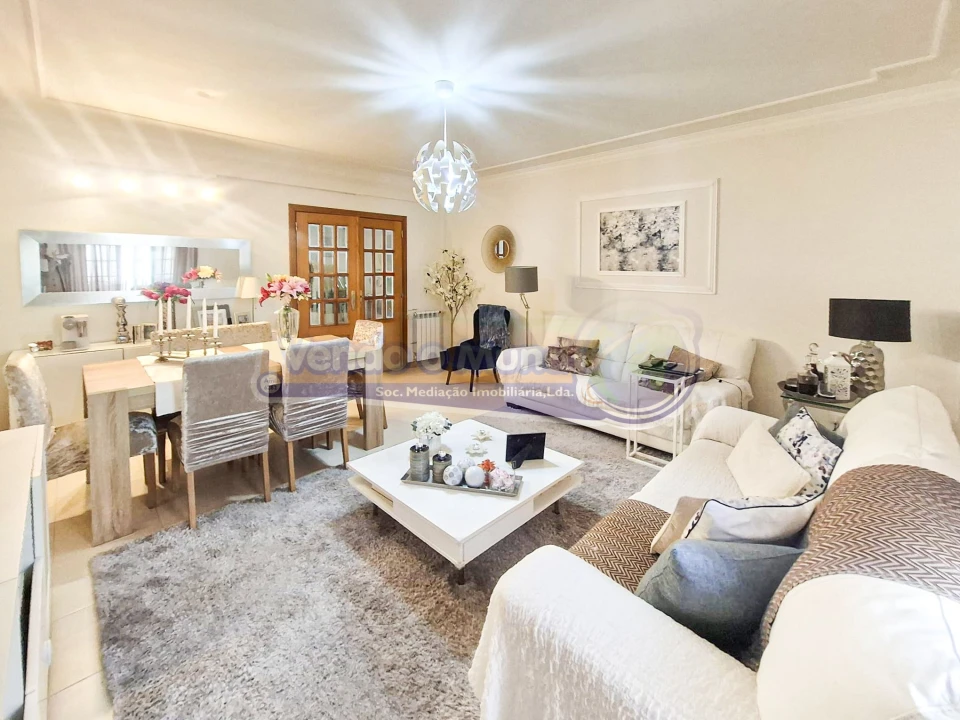 Apartamento T4 para Venda em Benavente Foto 1