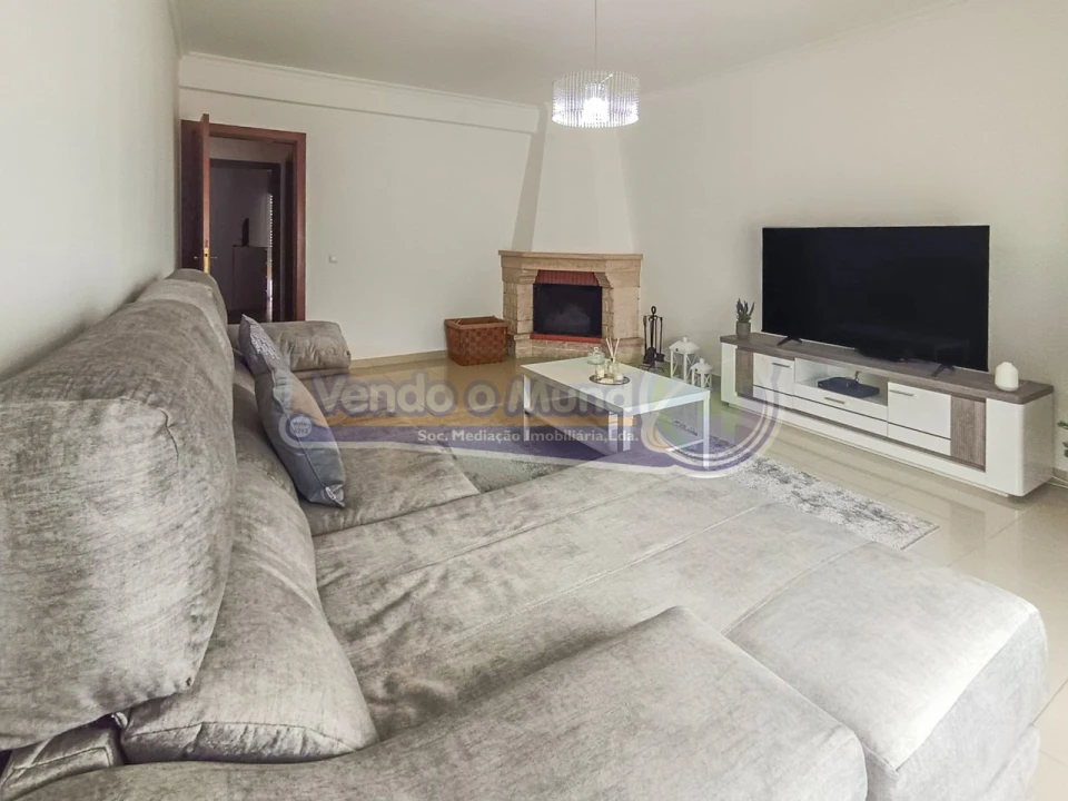 Apartamento T3 para Venda em Benavente Foto 1