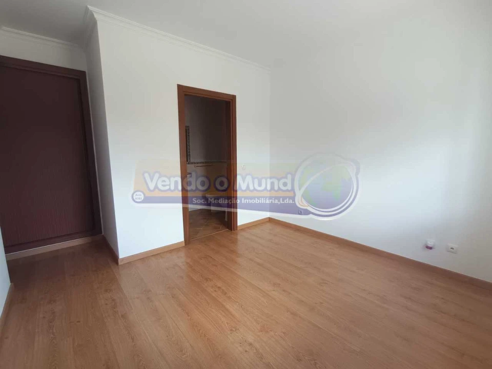 Apartamento T3 para Venda em Benavente Foto 13