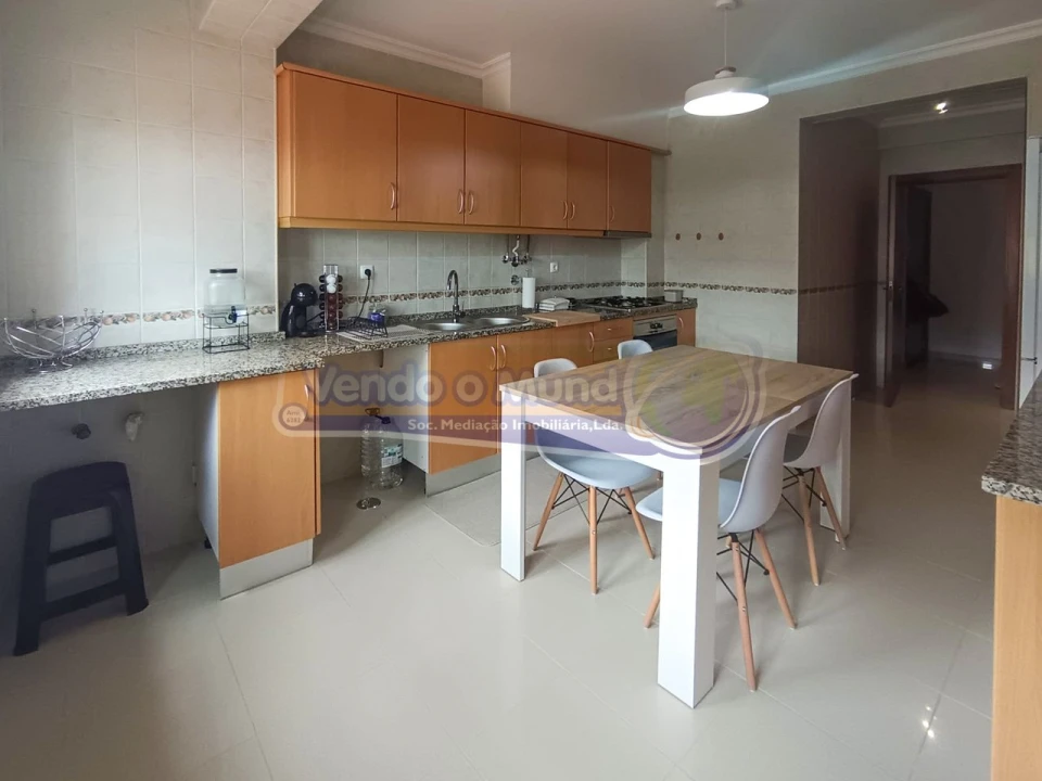 Apartamento T3 para Venda em Benavente Foto 7
