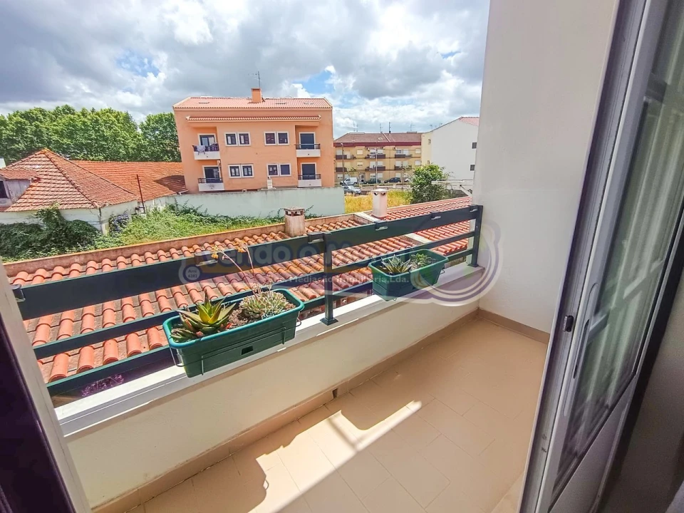 Apartamento T3 para Venda em Benavente Foto 4