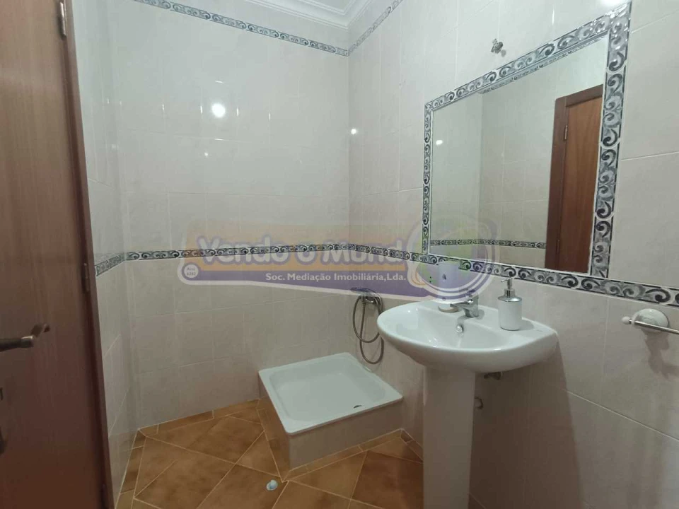 Apartamento T3 para Venda em Benavente Foto 19