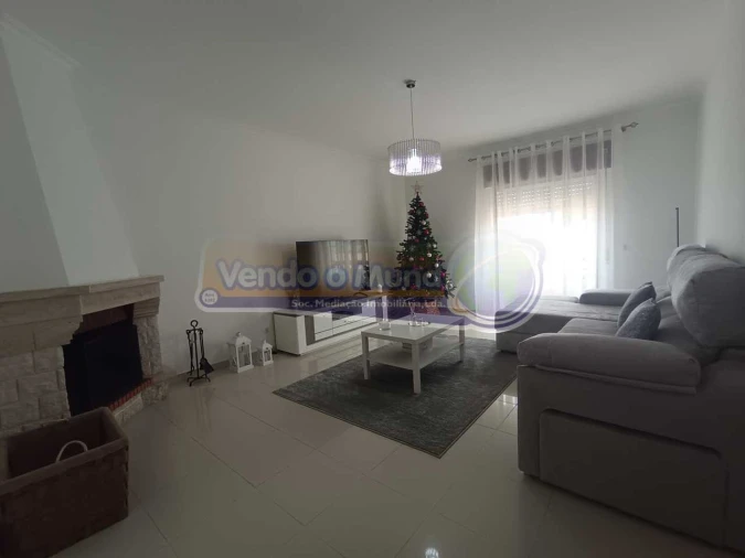 Apartamento T3 para Venda em Benavente Foto 2