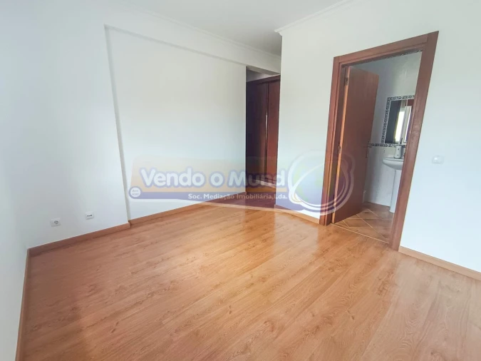 Apartamento T3 para Venda em Benavente Foto 20