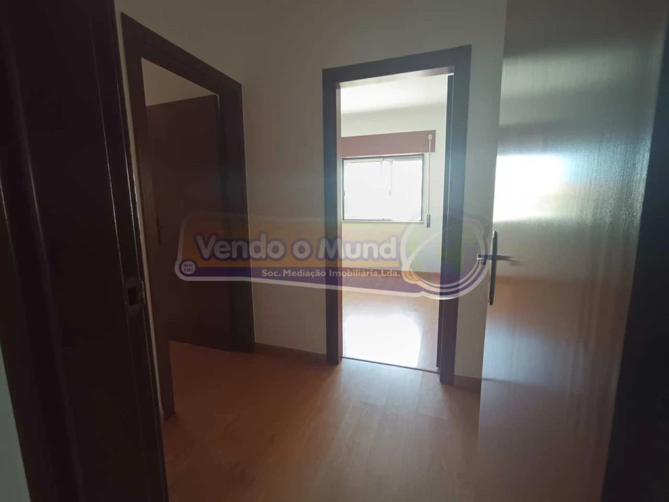 Apartamento T3 para Venda em Benavente Foto 9