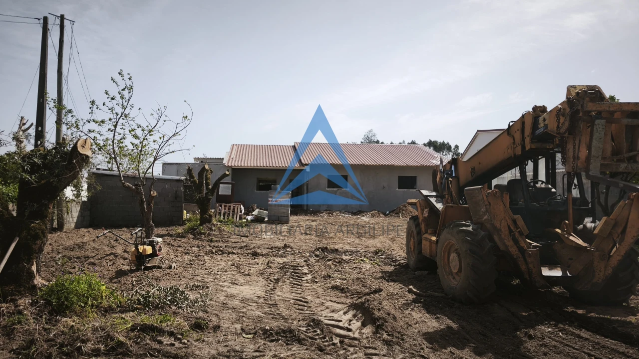 Moradia T5 para Venda em Pelariga Foto 5