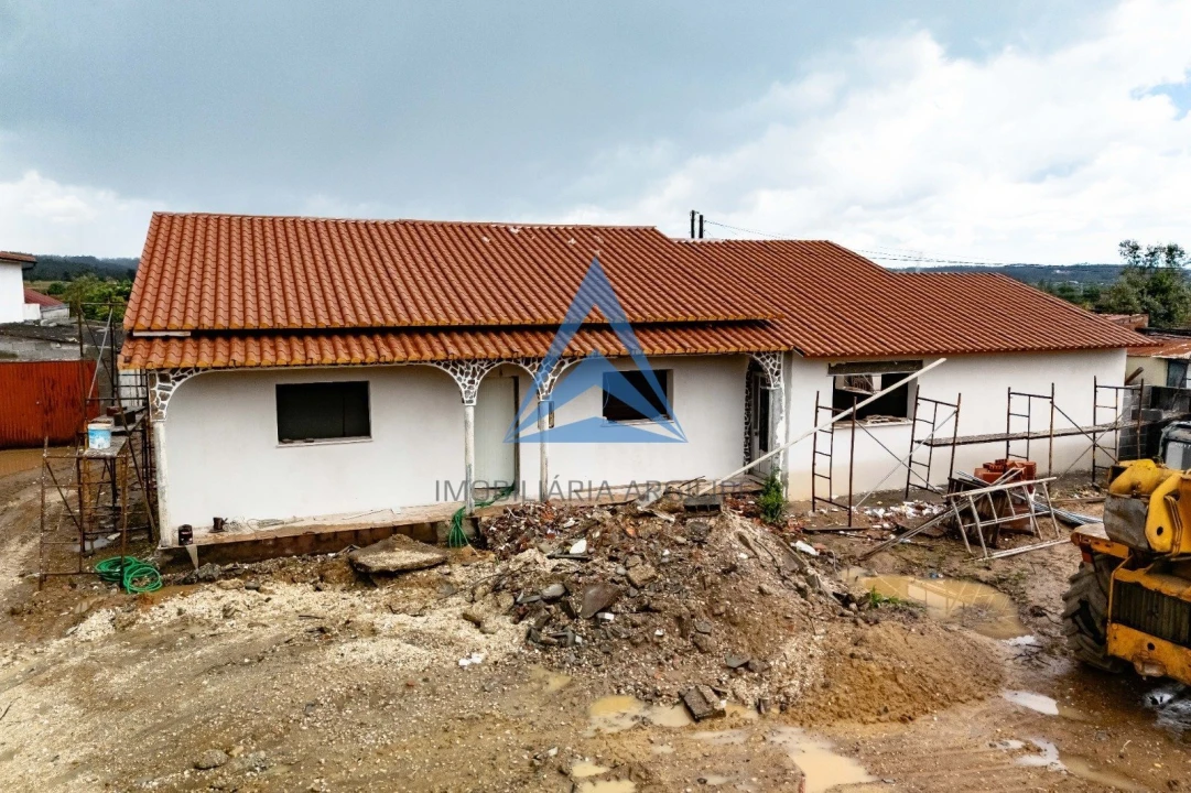 Moradia T5 para Venda em Pelariga Foto 6