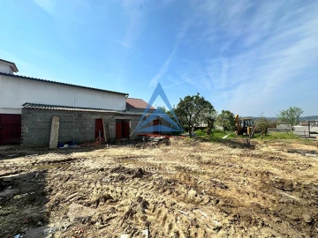 Moradia T5 para Venda em Pelariga