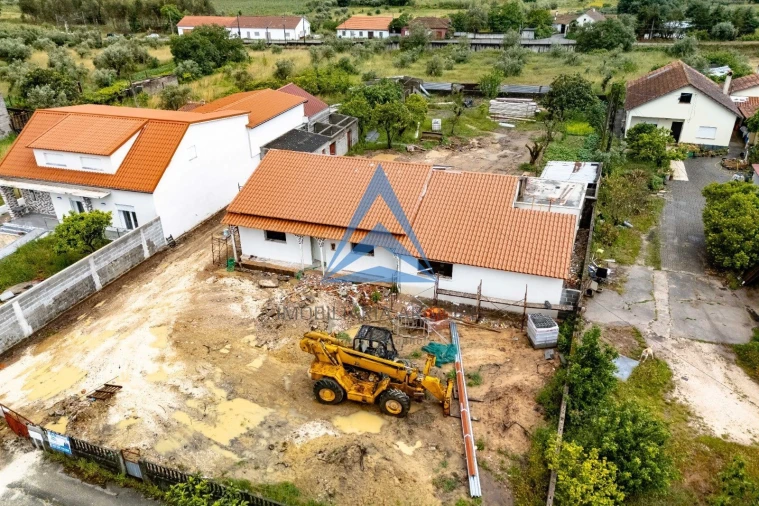Moradia T5 para Venda em Pelariga Foto 2