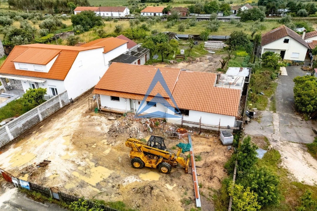 Moradia T5 para Venda em Pelariga Foto 2