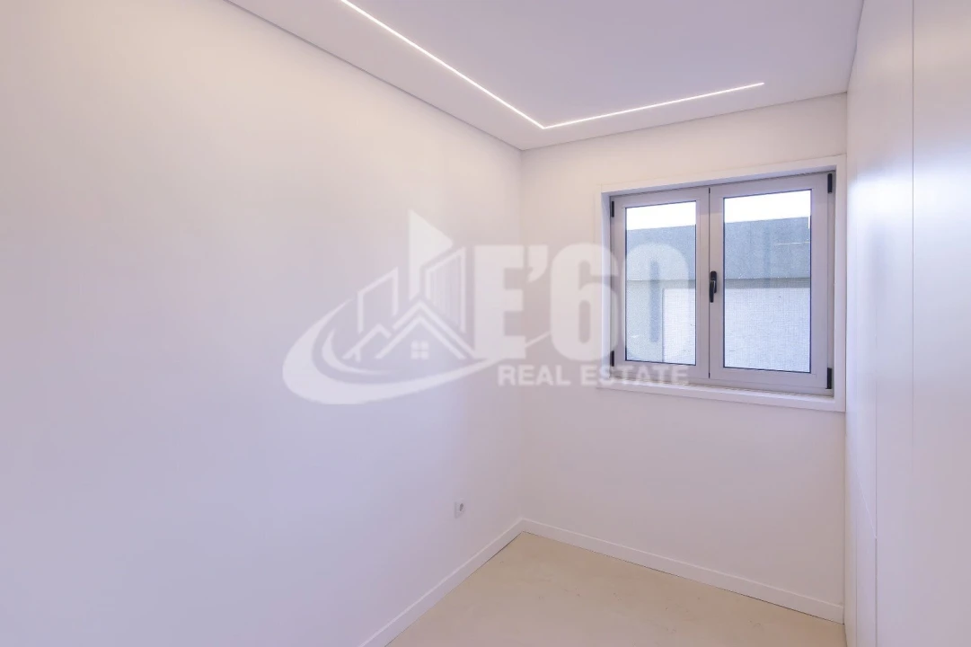 Apartamento T4 para Venda em Cedofeita, Santo Ildefonso, Sé, Miragaia, São Nicolau e Vitória Foto 5