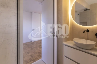 Apartamento T4 para Venda em Cedofeita, Santo Ildefonso, Sé, Miragaia, São Nicolau e Vitória