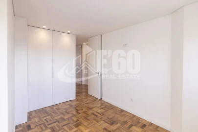 Apartamento T4 para Venda em Cedofeita, Santo Ildefonso, Sé, Miragaia, São Nicolau e Vitória
