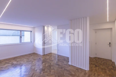 Apartamento T4 para Venda em Cedofeita, Santo Ildefonso, Sé, Miragaia, São Nicolau e Vitória