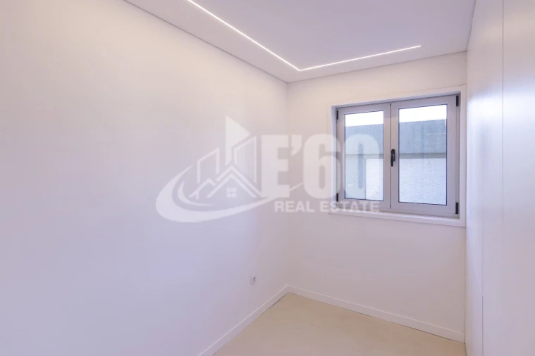 Apartamento T4 para Venda em Cedofeita, Santo Ildefonso, Sé, Miragaia, São Nicolau e Vitória Foto 5