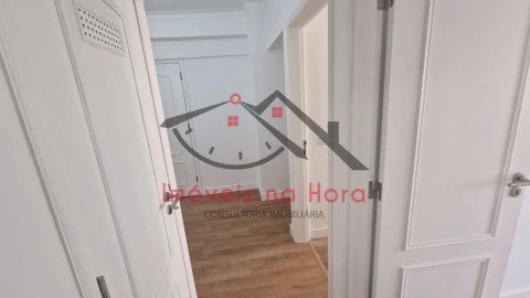 Apartamento T3 para Venda em São Domingos de Benfica