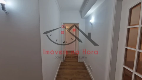 Apartamento T3 para Venda em São Domingos de Benfica