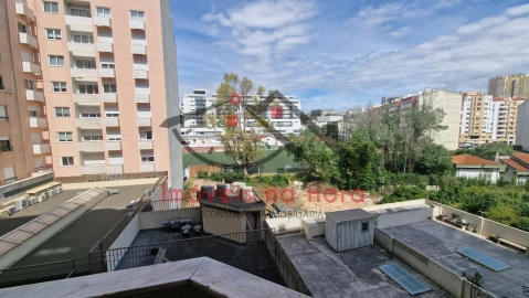 Apartamento T3 para Venda em São Domingos de Benfica