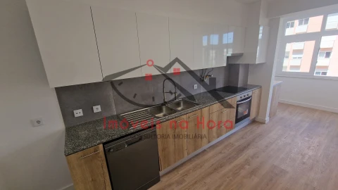Apartamento T3 para Venda em São Domingos de Benfica