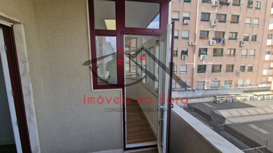 Apartamento T3 para Venda em São Domingos de Benfica Foto 6