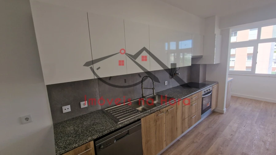 Apartamento T3 para Venda em São Domingos de Benfica Foto 2
