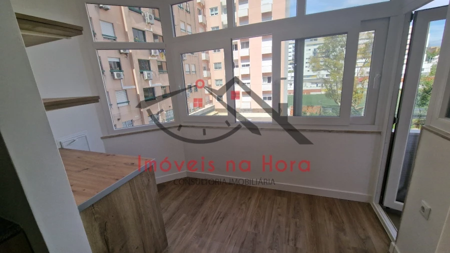 Apartamento T3 para Venda em São Domingos de Benfica Foto 3