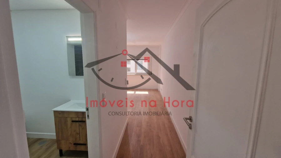 Apartamento T3 para Venda em São Domingos de Benfica Foto 17