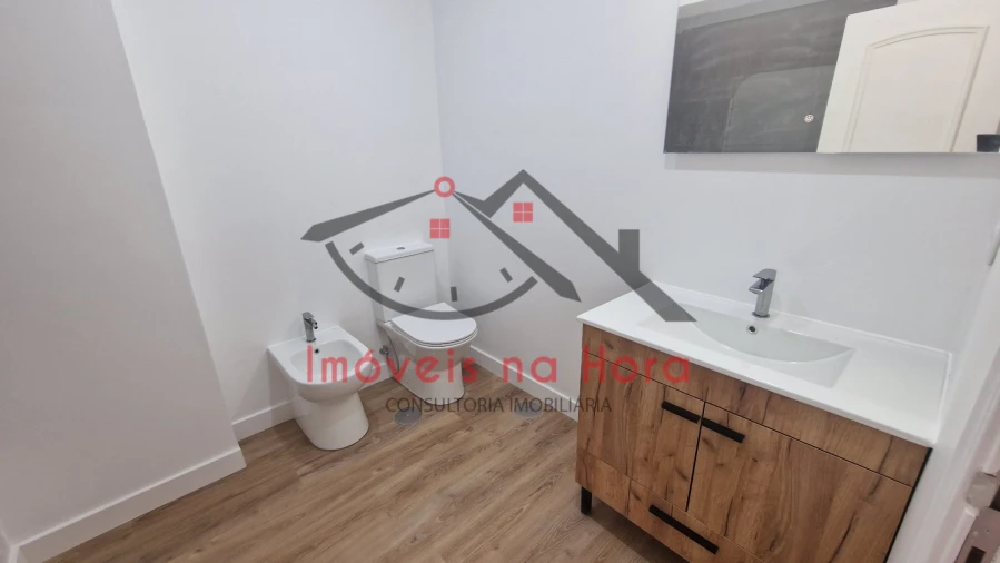 Apartamento T3 para Venda em São Domingos de Benfica Foto 19