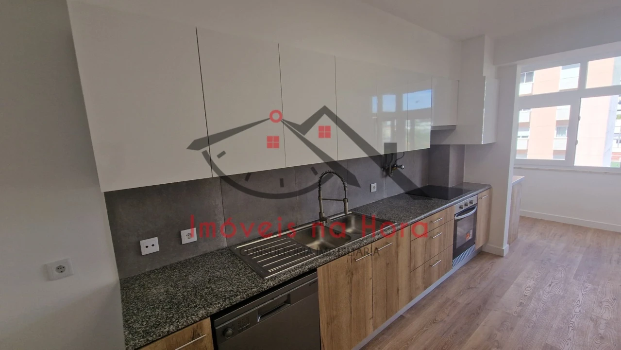Apartamento T3 para Venda em São Domingos de Benfica Foto 2