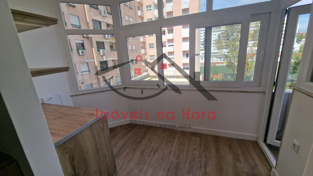 Apartamento T3 para Venda em São Domingos de Benfica Foto 3