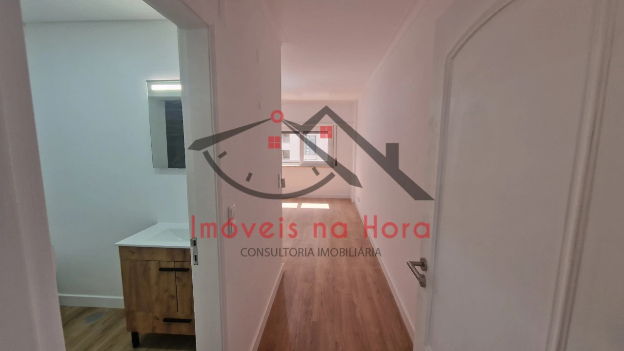 Apartamento T3 para Venda em São Domingos de Benfica Foto 17